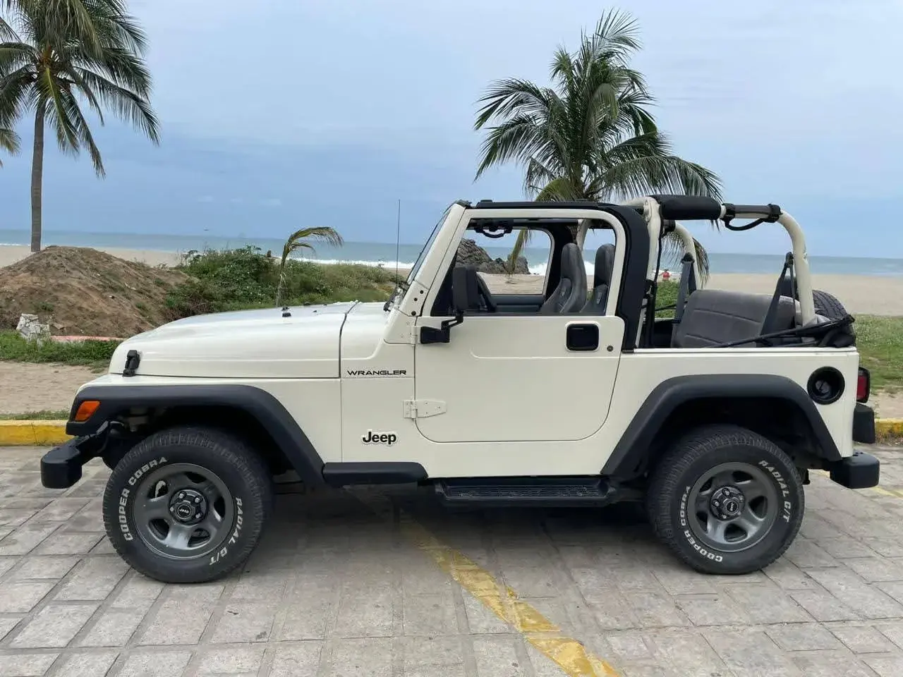Jeep Wrangler Sport · 2
